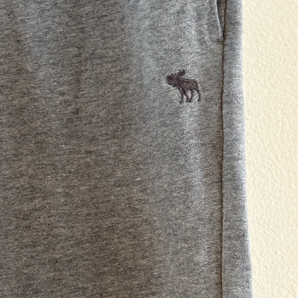 Abercrombie Kids Gray Sweatpants 15/16 - Picture 7 of 9
